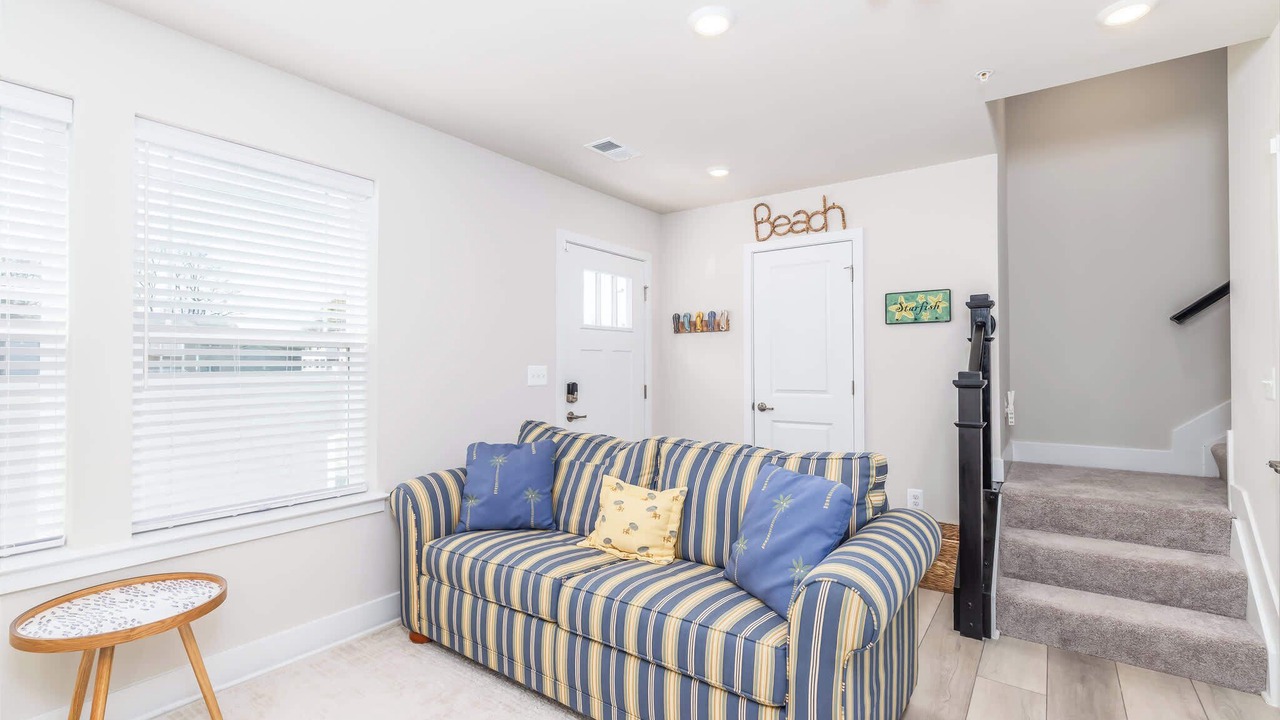 Photo of Livingroom in Caine Woods