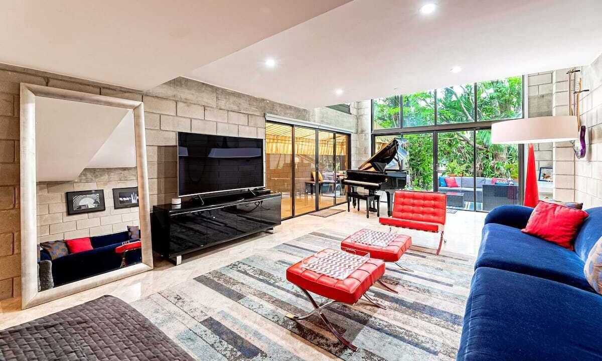Photo of Livingroom in Hendricks and Venice Isles