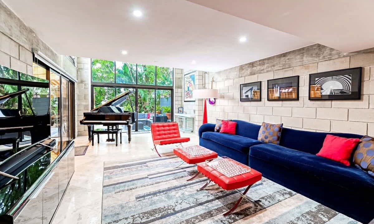 Photo of Livingroom in Hendricks and Venice Isles