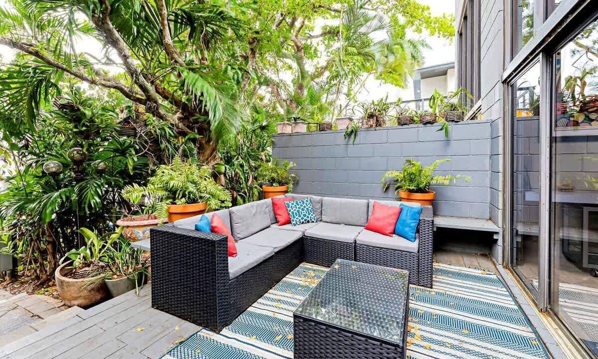 Photo of Patio Balcony in Hendricks and Venice Isles