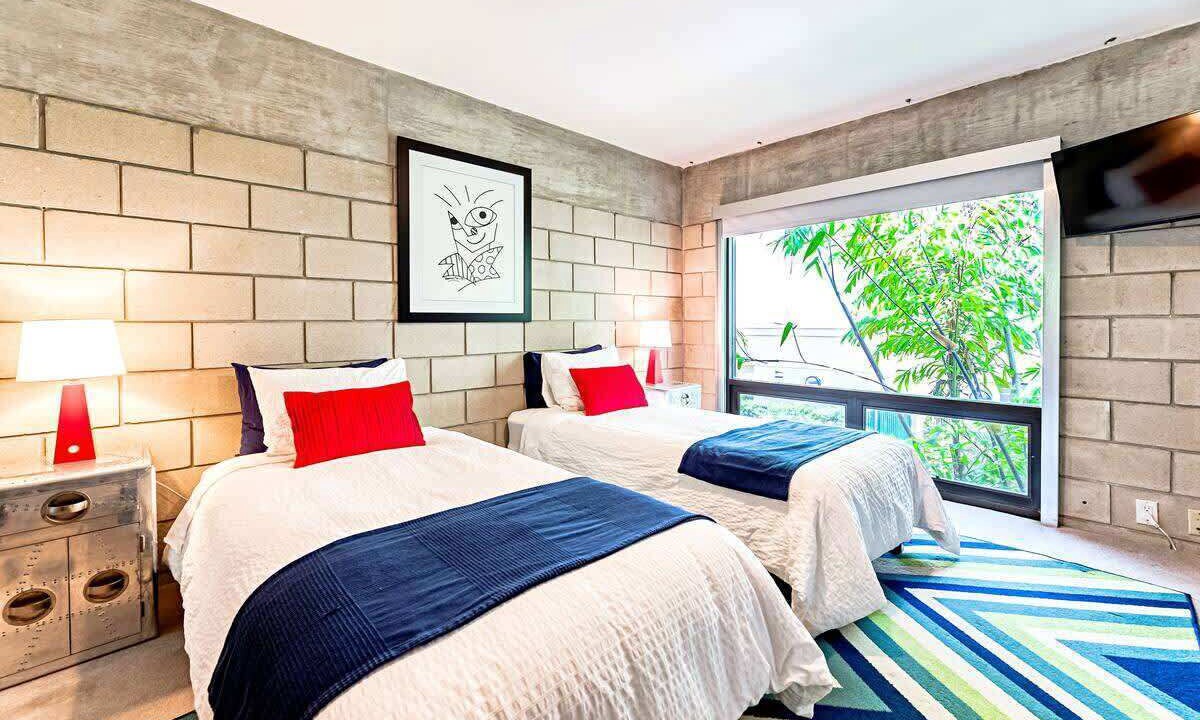 Photo of Bedroom in Hendricks and Venice Isles