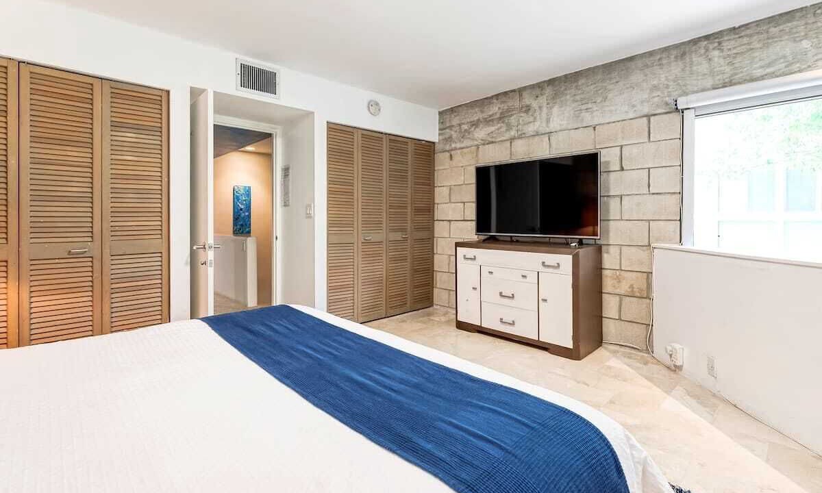 Photo of Bedroom in Hendricks and Venice Isles