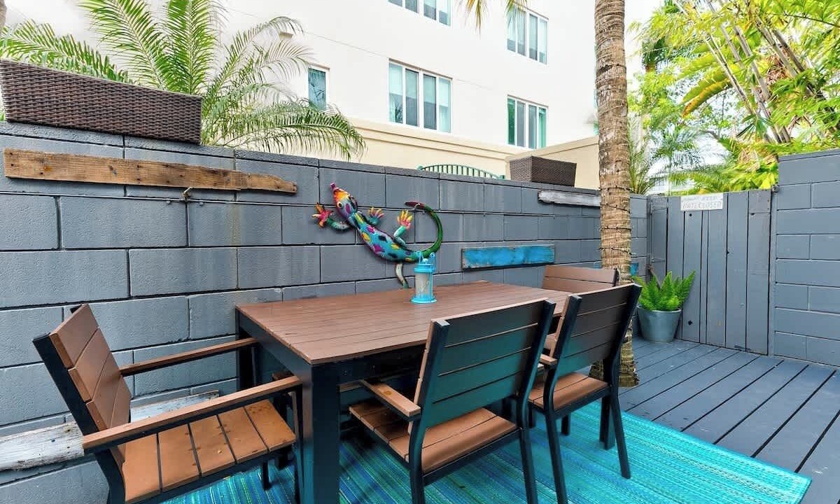 Photo of Outdoor in Hendricks and Venice Isles