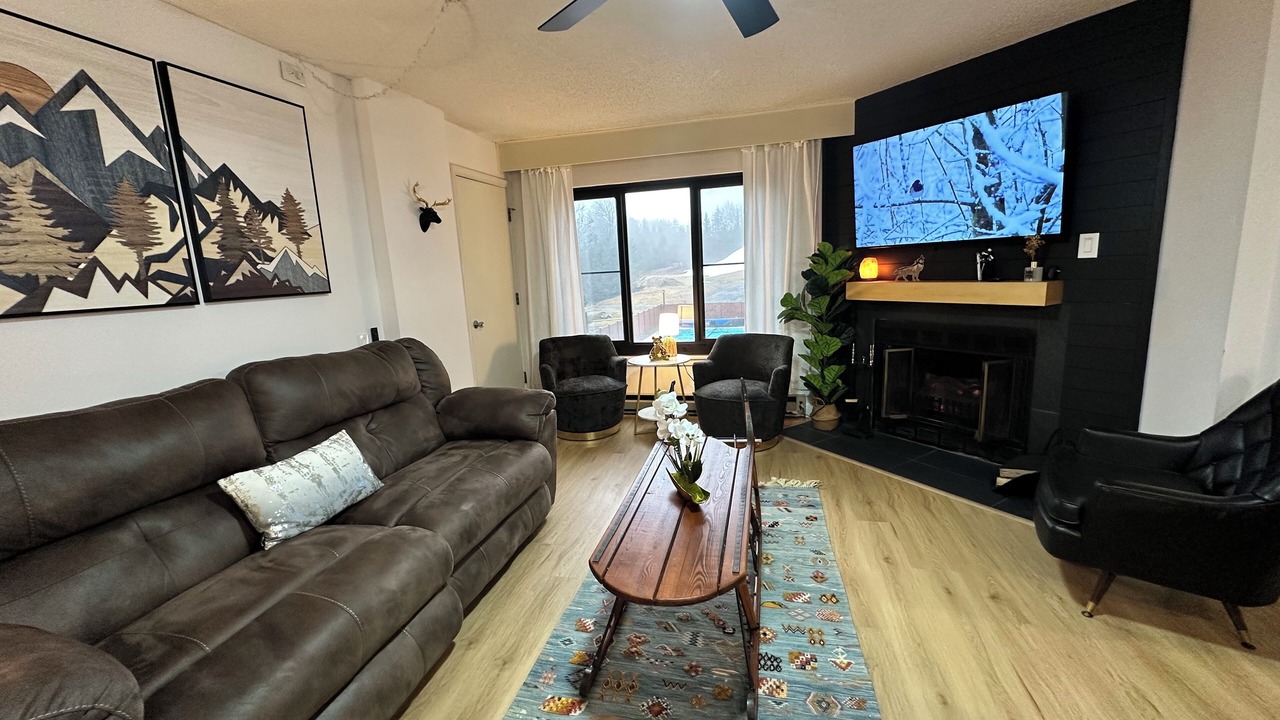 Photo of Livingroom in Snowshoe