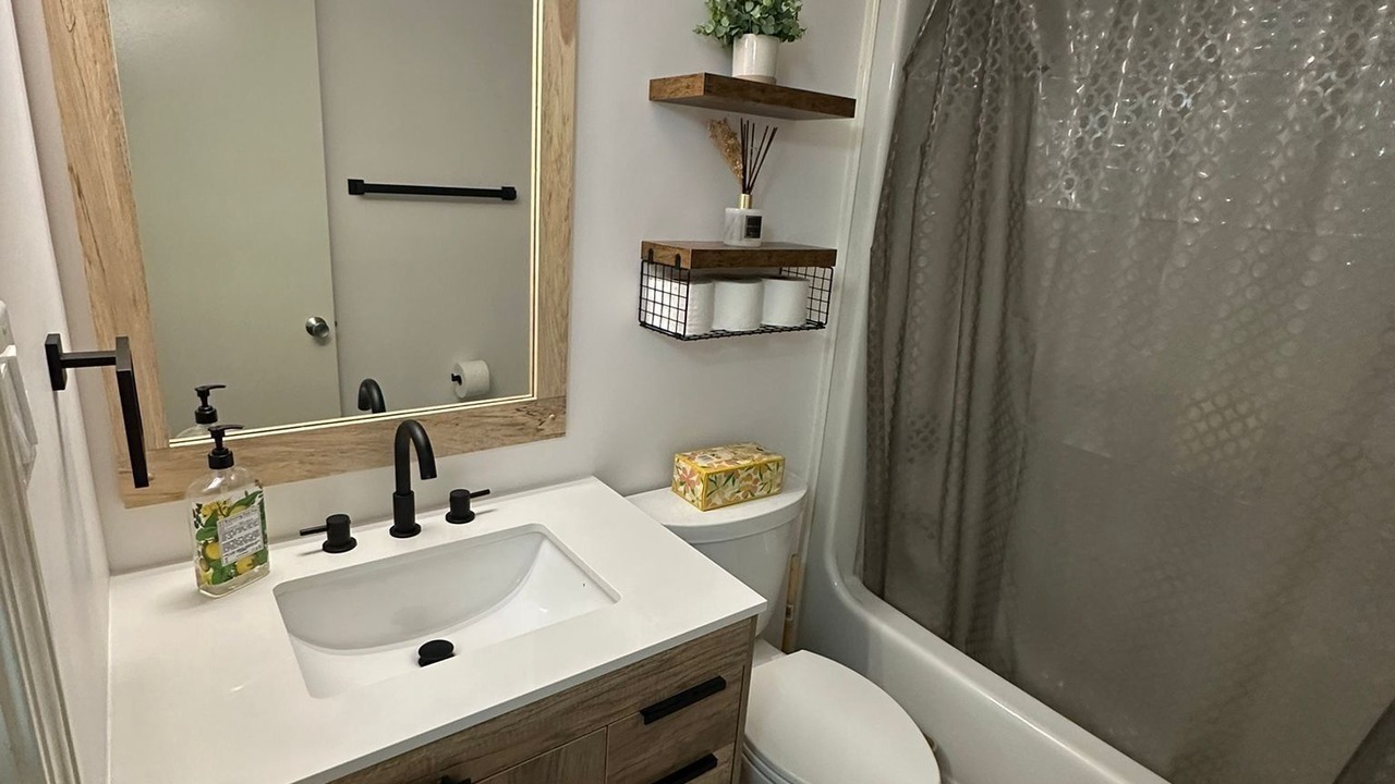 Photo of Bathroom in Snowshoe