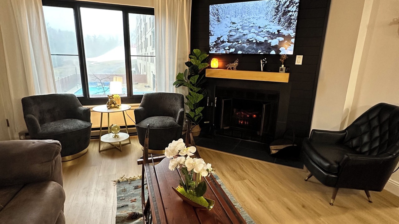 Photo of Livingroom in Snowshoe
