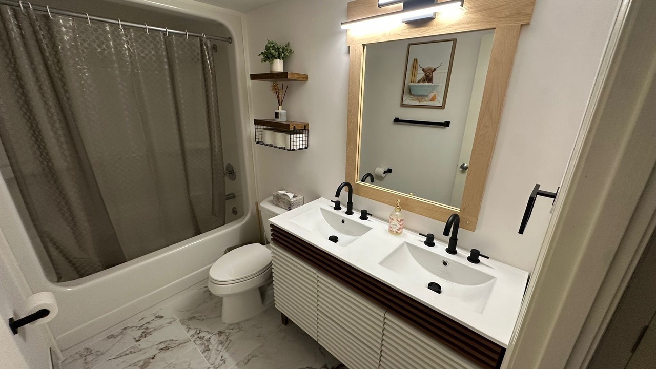Photo of Bathroom in Snowshoe