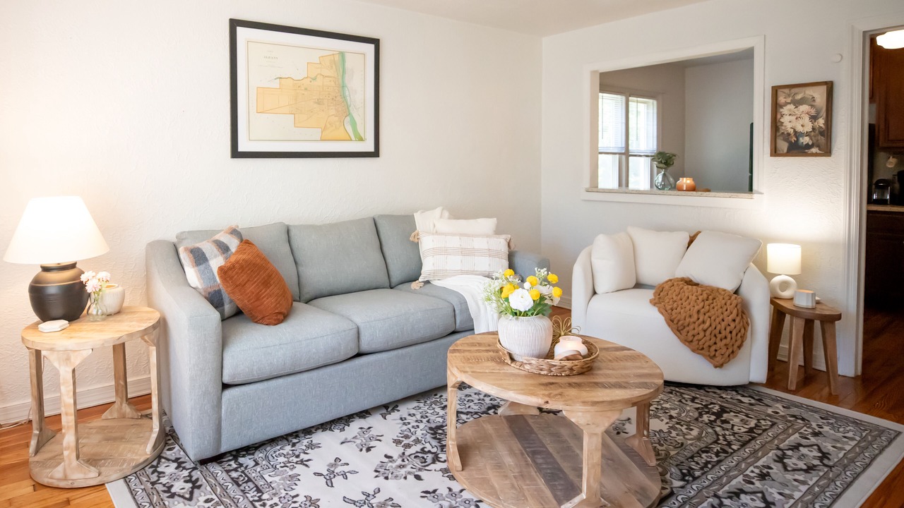 Photo of Livingroom in Melrose