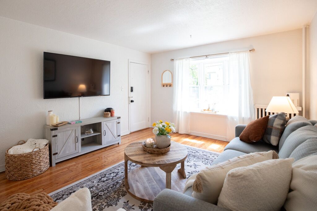 Photo of Livingroom in Melrose