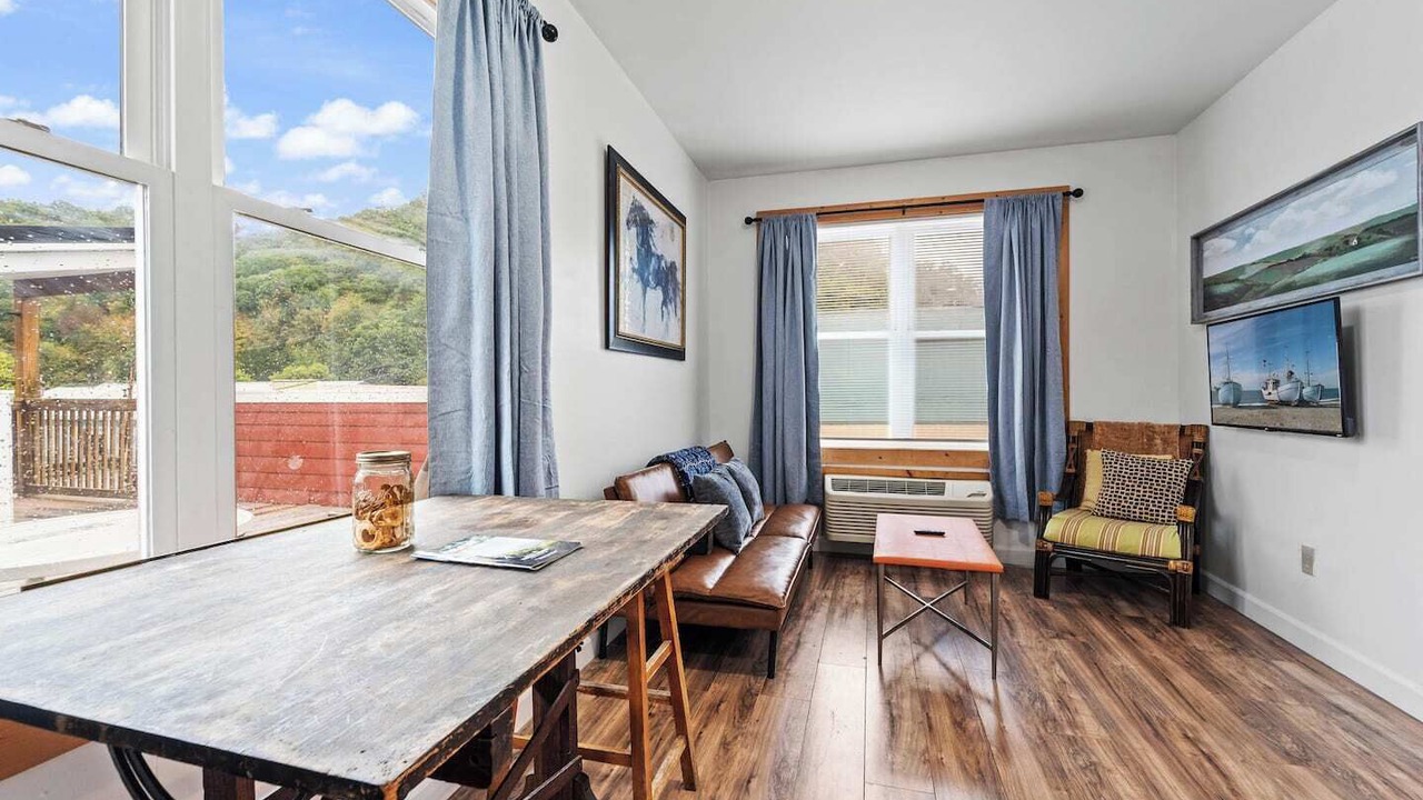 Photo of Livingroom in Edray