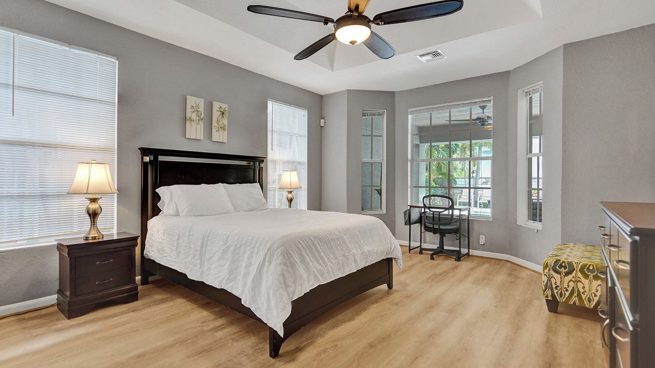 Photo of Bedroom in River Oaks
