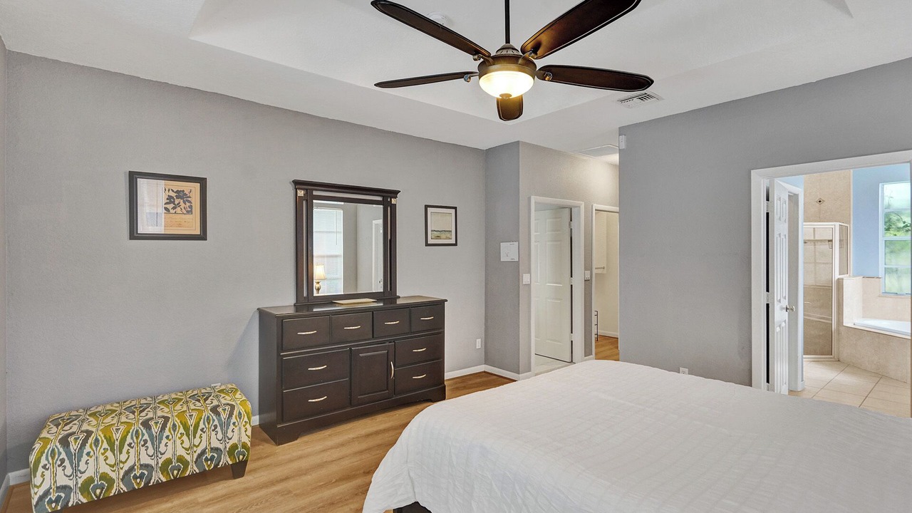 Photo of Bedroom in River Oaks