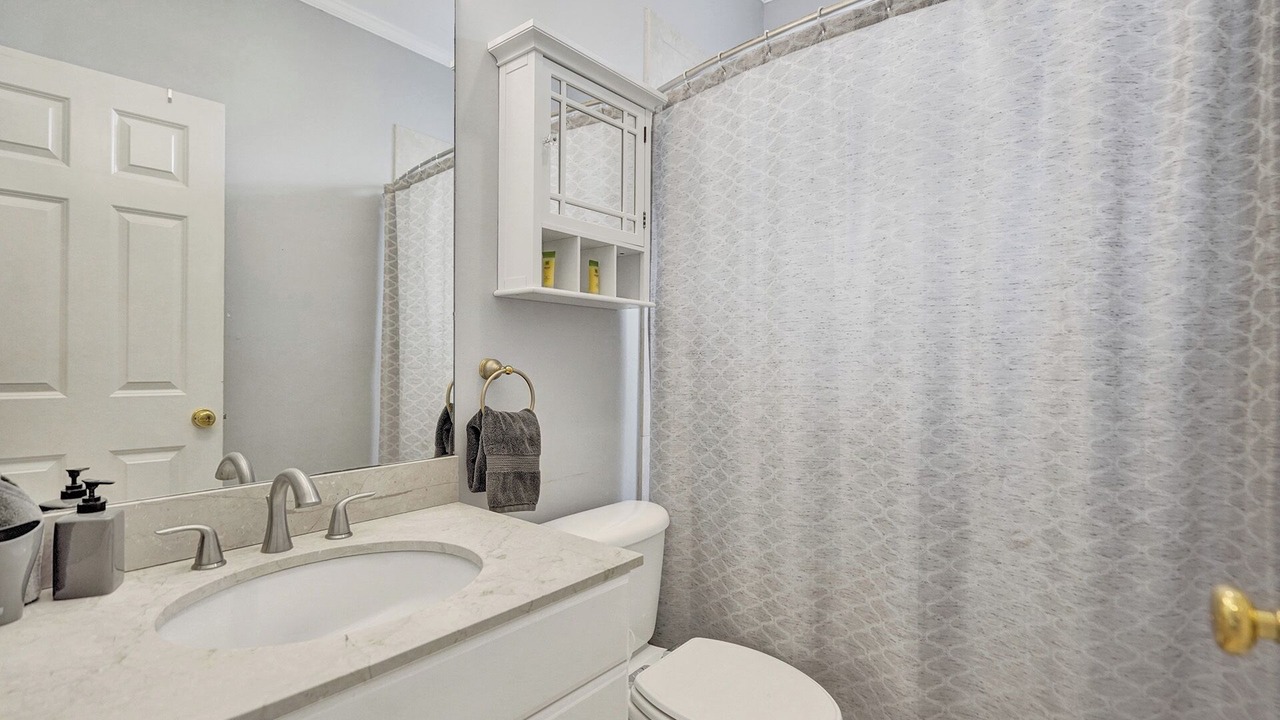 Photo of Bathroom in River Oaks