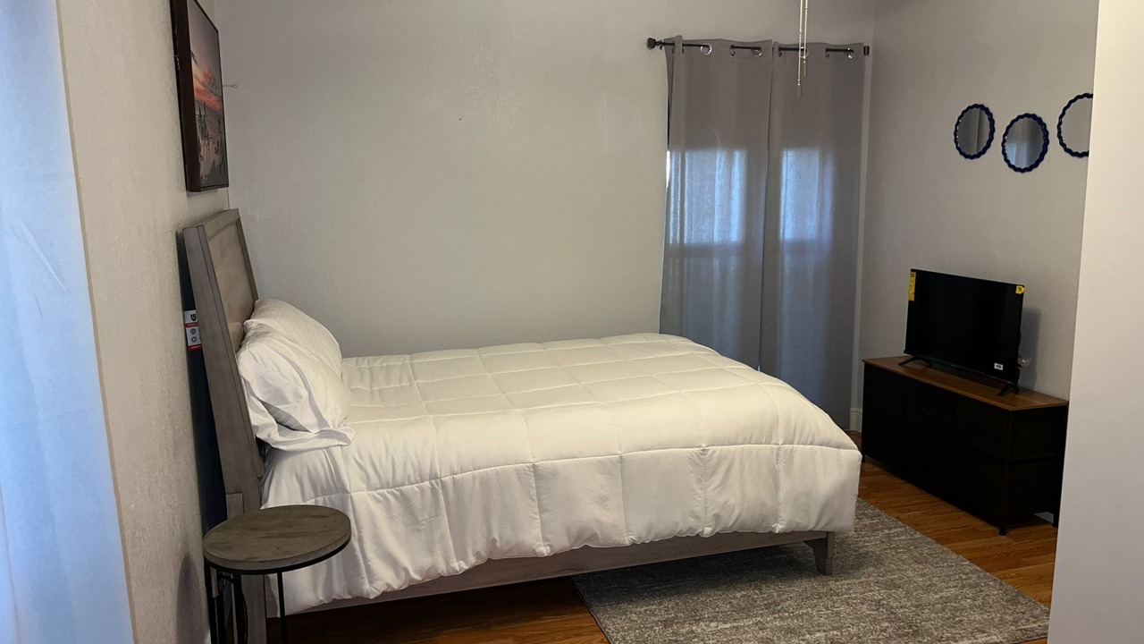 Photo of Bedroom in Survey Creek
