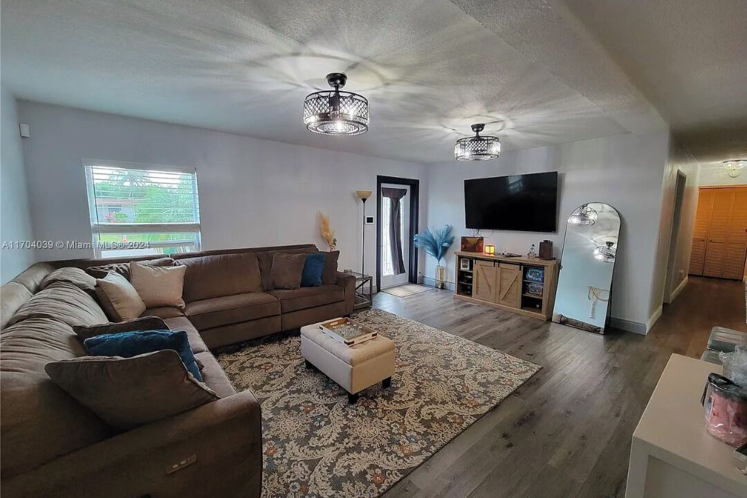 Photo of Livingroom in Survey Creek
