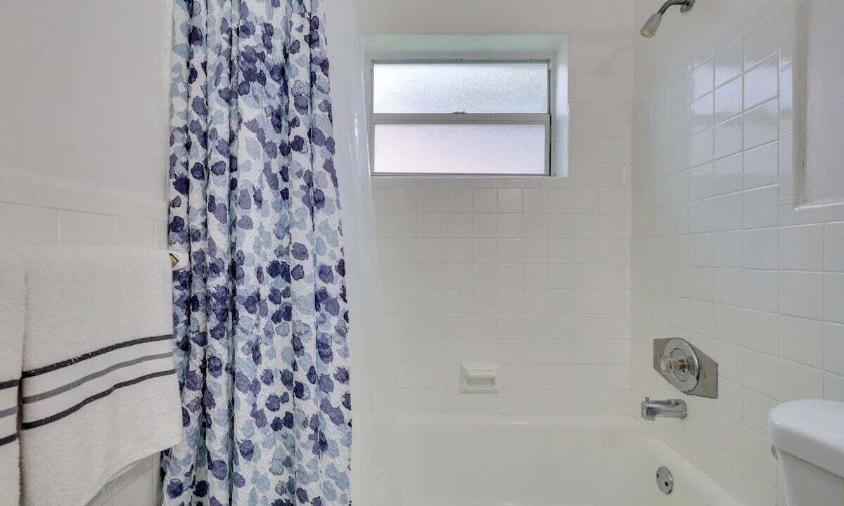 Photo of Bathroom in Royal Poinciana