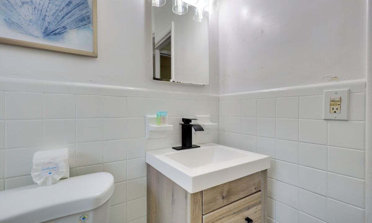 Photo of Bathroom in Royal Poinciana