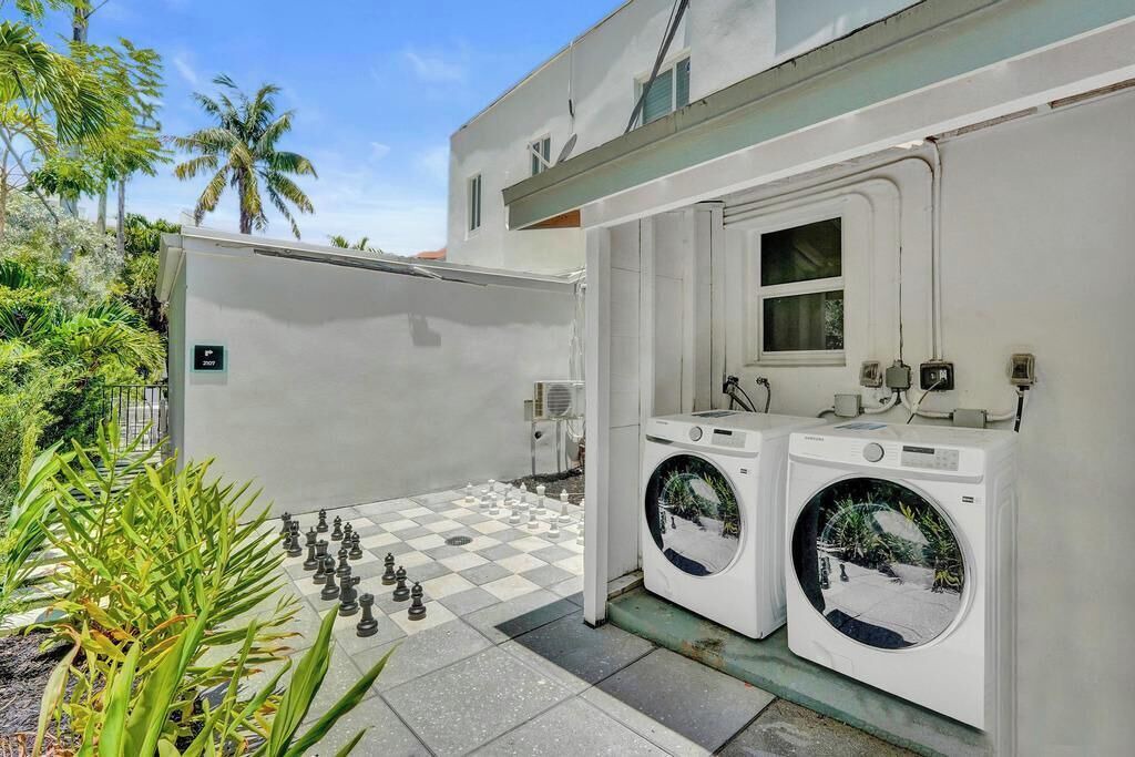 Photo of Outdoor in Central Beach