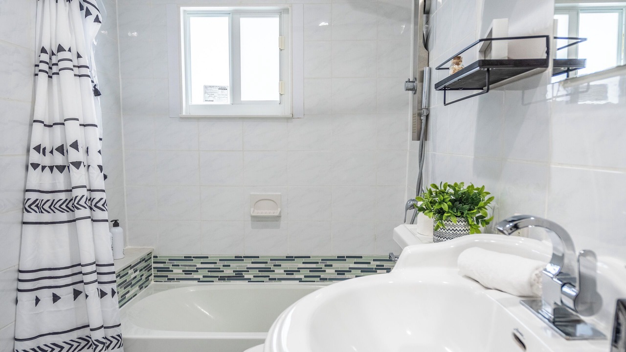 Photo of Bathroom in Allapattah