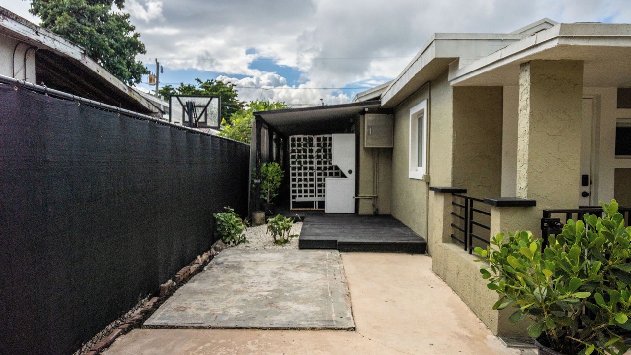 Photo of Outdoor in Allapattah