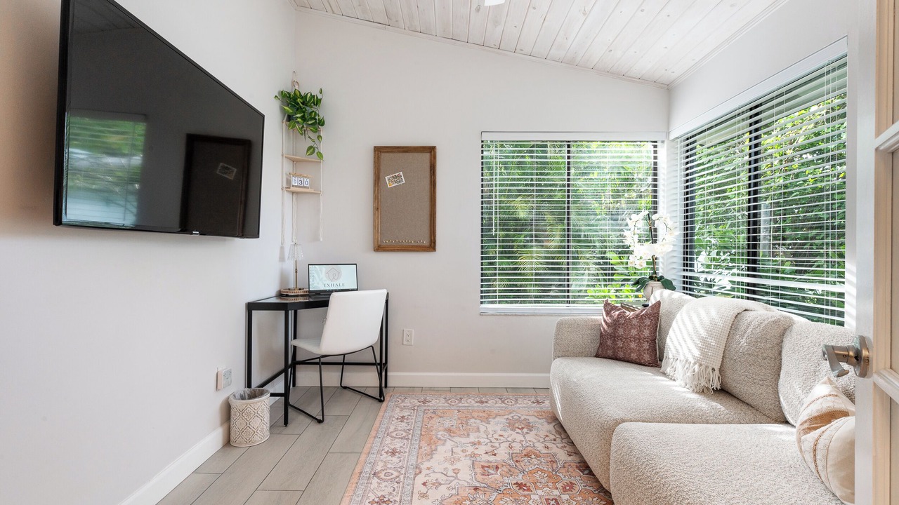 Photo of Livingroom in Lake Ida Shores
