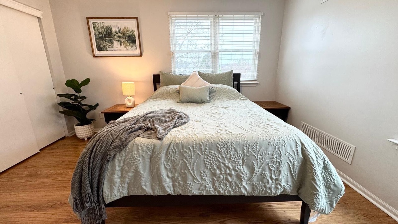 Photo of Bedroom in Newark