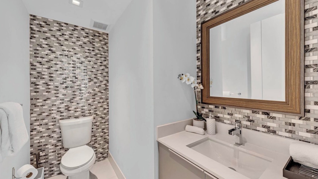 Photo of Bathroom in Colee Hammock