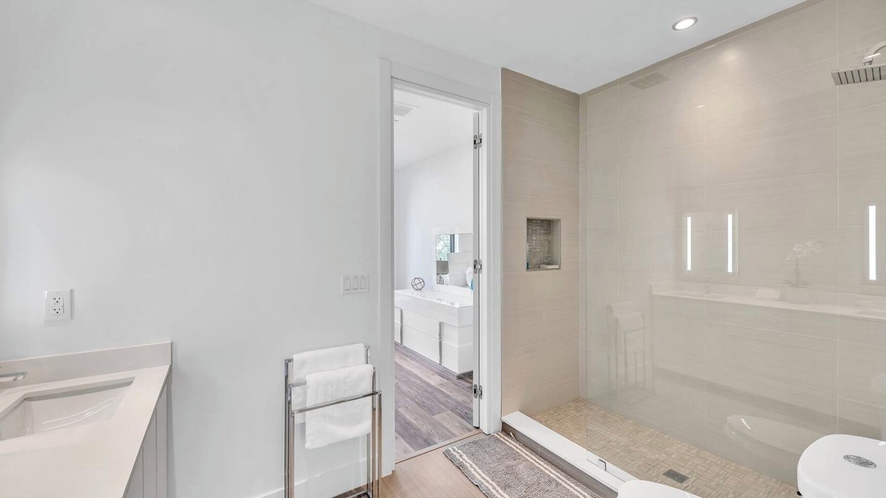 Photo of Bathroom in Colee Hammock