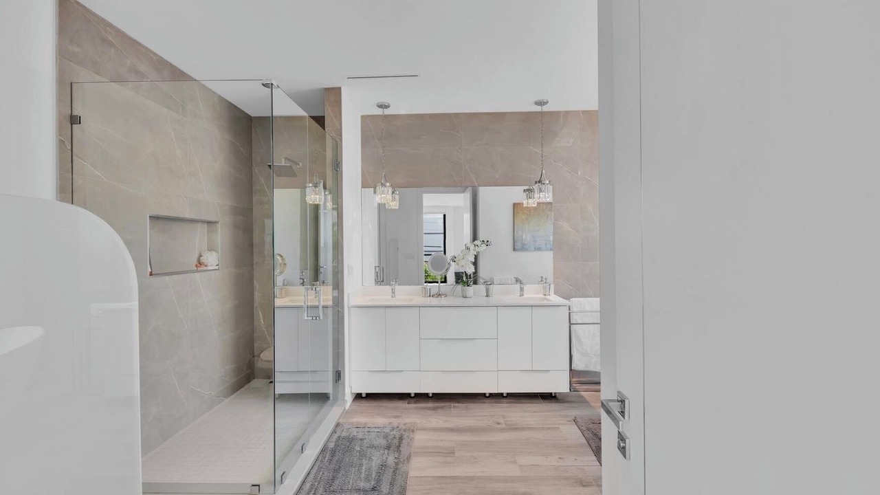 Photo of Bathroom in Colee Hammock