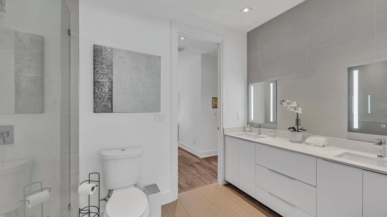 Photo of Bathroom in Colee Hammock