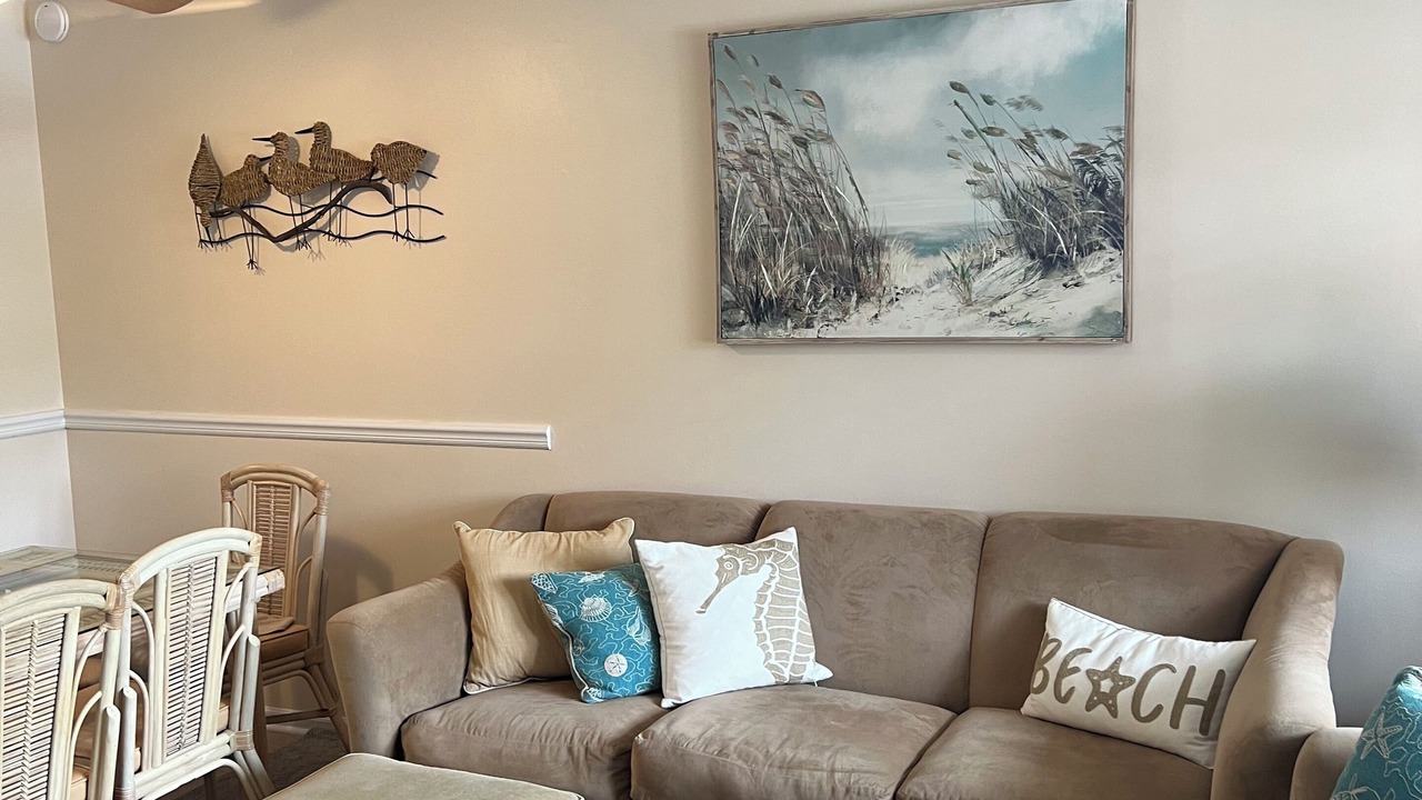 Photo of Livingroom in Admiral Estates