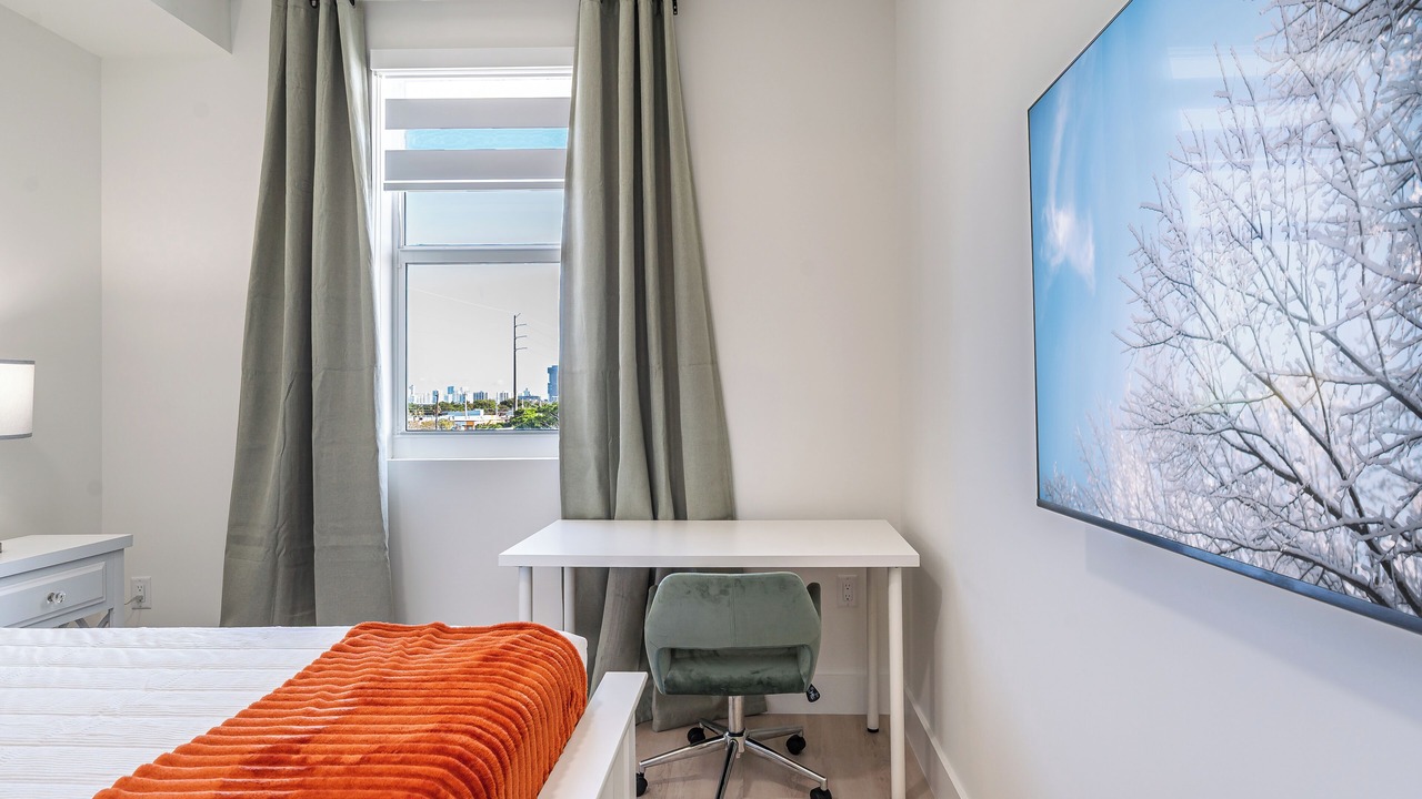 Photo of Bedroom in Hallandale Beach