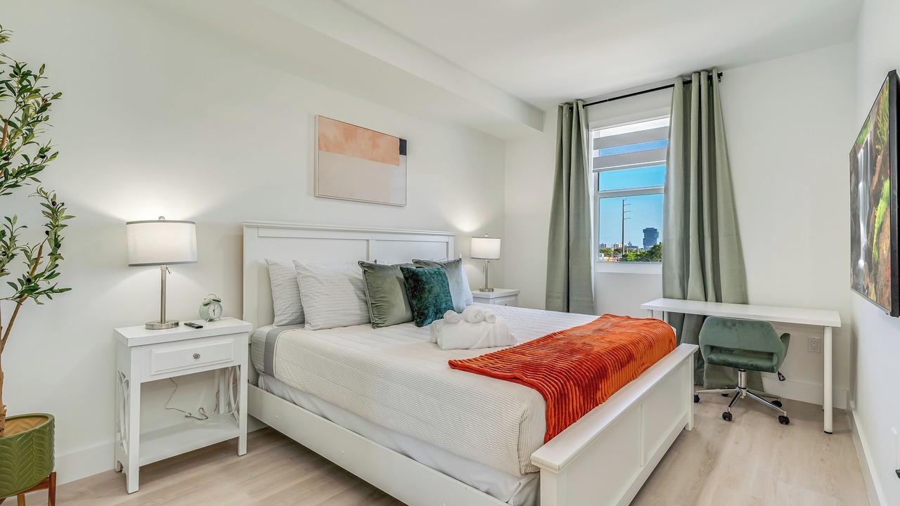 Photo of Bedroom in Hallandale Beach
