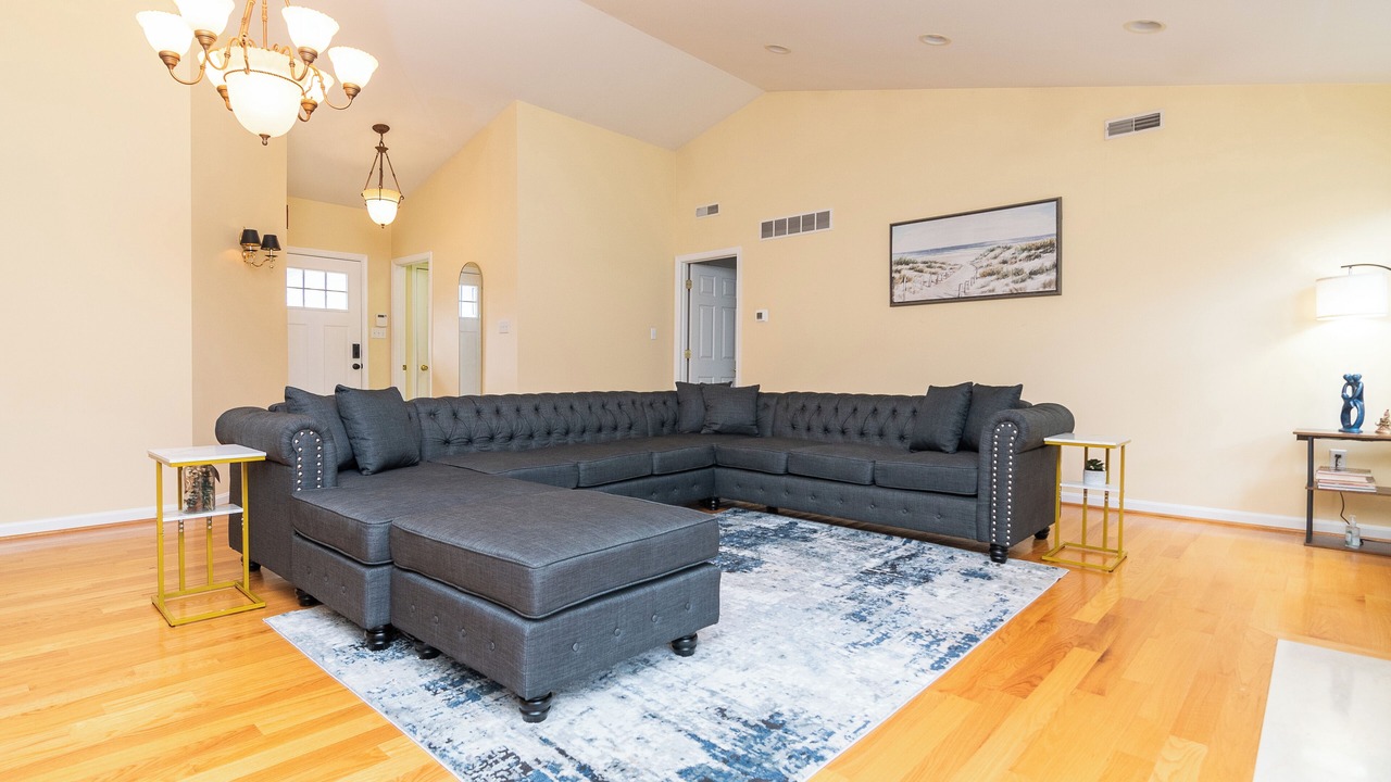 Photo of Livingroom in Maplewood