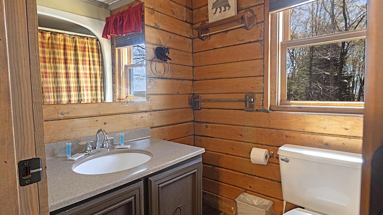 Photo of Bathroom in Edray