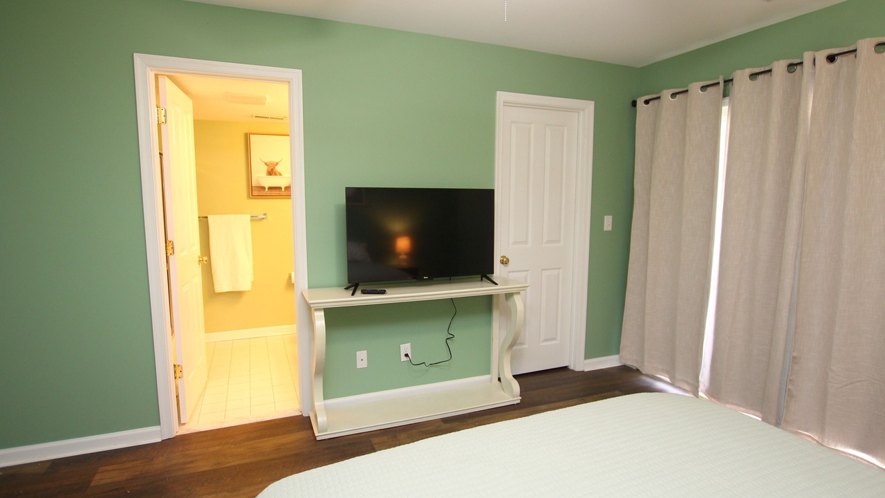 Photo of Bedroom in Country Club Estates