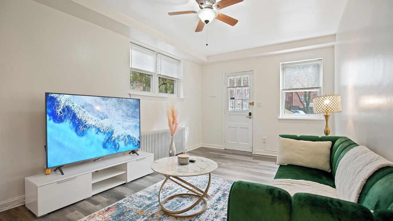 Photo of Livingroom in Takoma Park