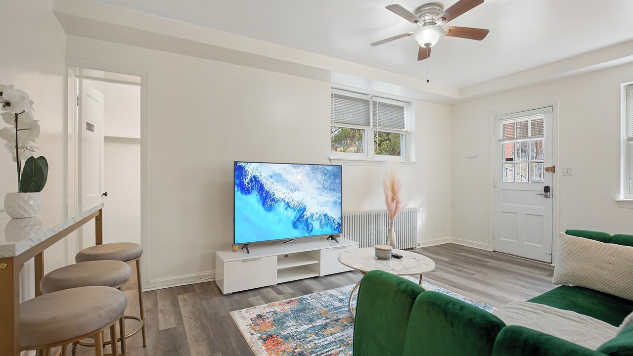 Photo of Livingroom in Takoma Park