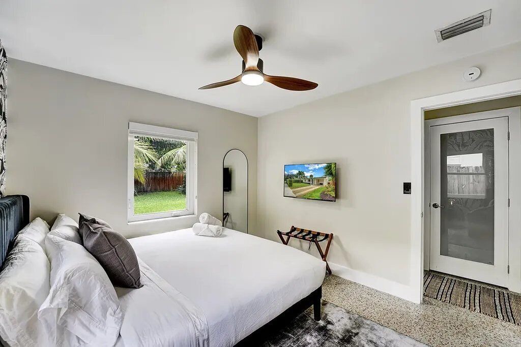 Photo of Bedroom in Middle River Terrace