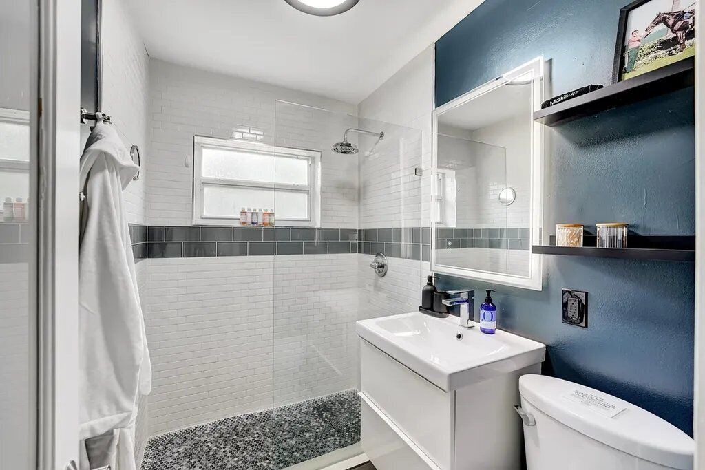 Photo of Bathroom in Middle River Terrace
