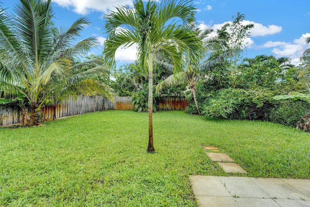 Photo of Outdoor in Middle River Terrace
