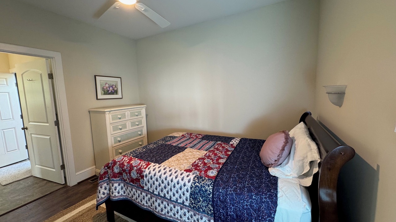 Photo of Bedroom in Ophelia