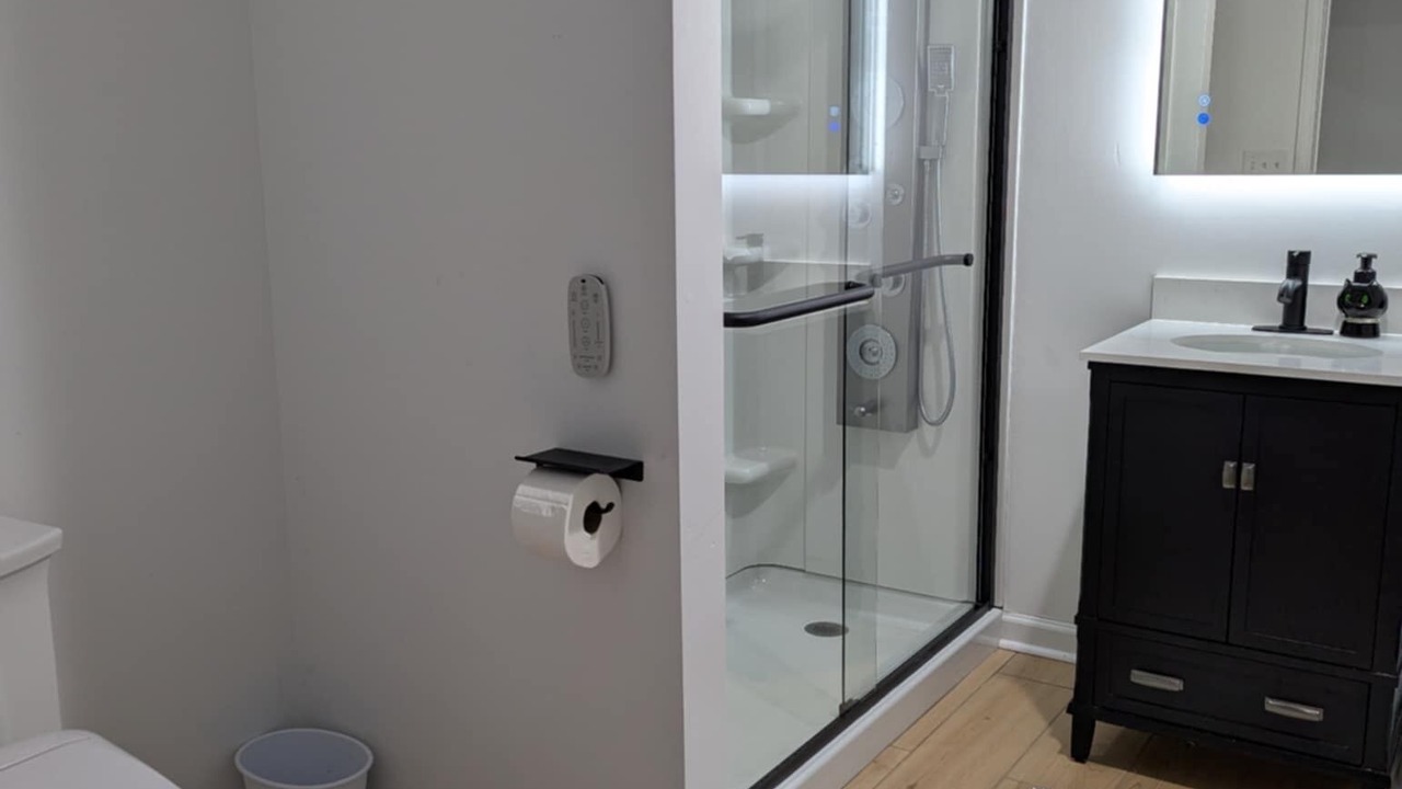 Photo of Bathroom in Colonial Beach