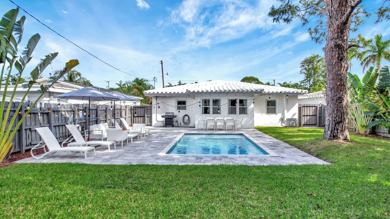Photo of Outdoor in Poinsettia Heights