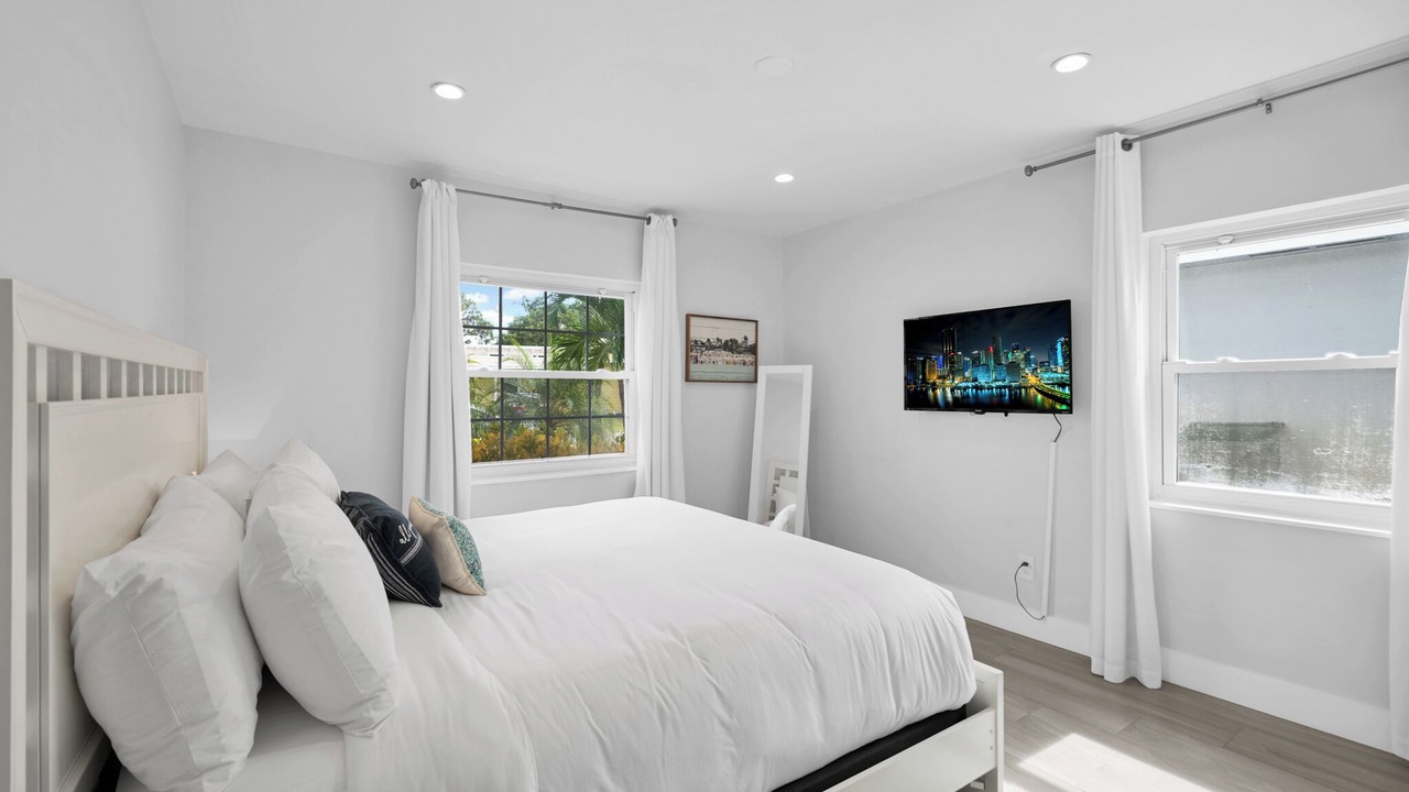 Photo of Bedroom in Poinsettia Heights