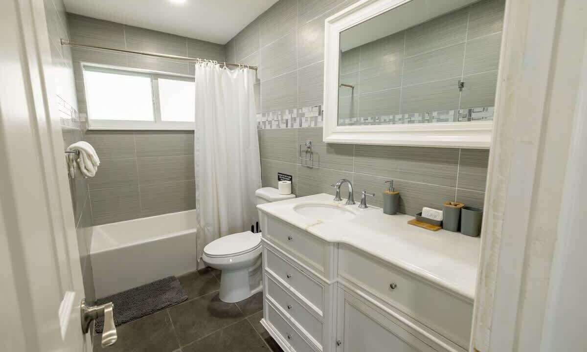 Photo of Bathroom in Boulevard Heights