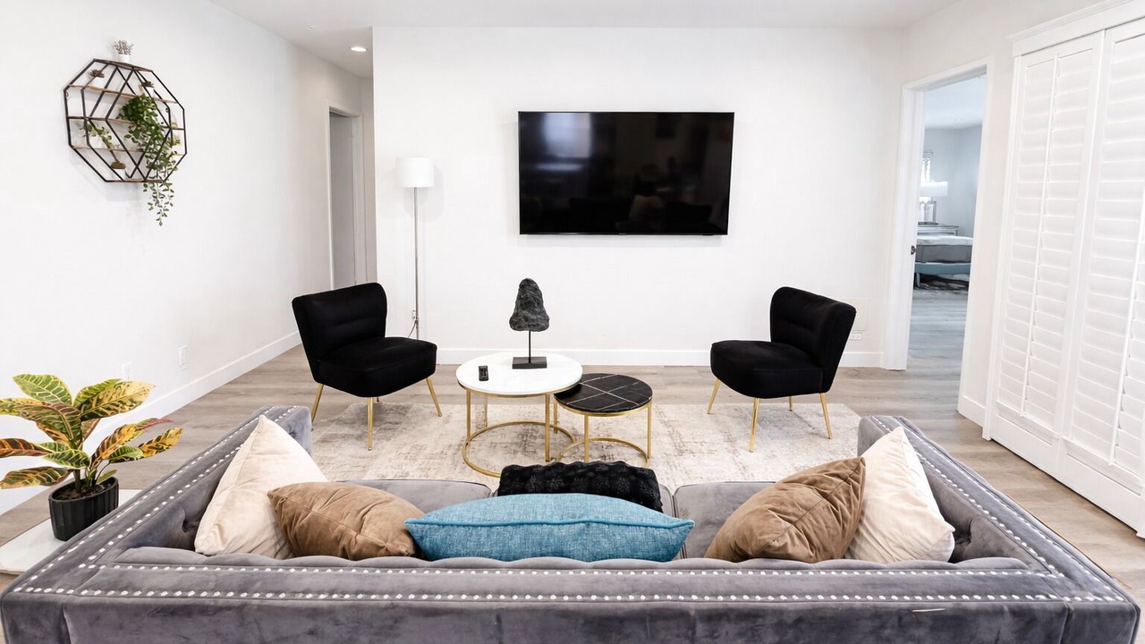 Photo of Livingroom in West Hills