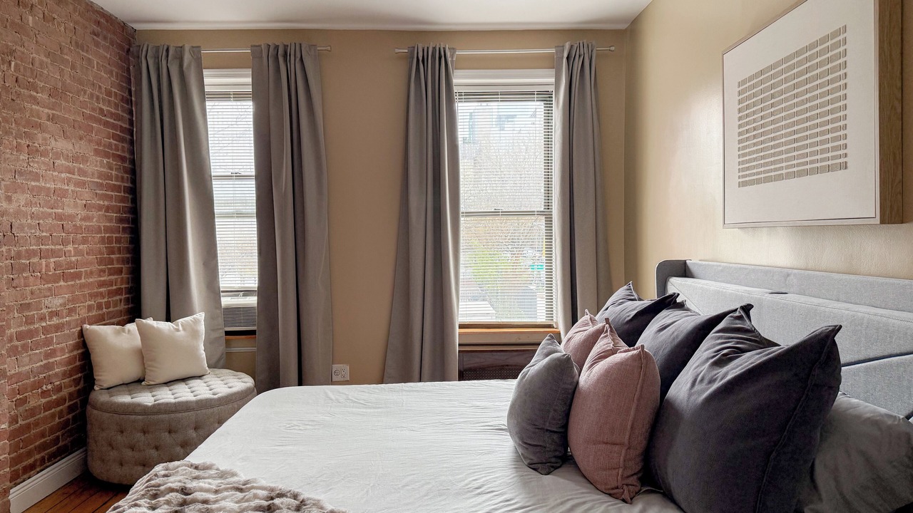 Photo of Bedroom in Midtown West
