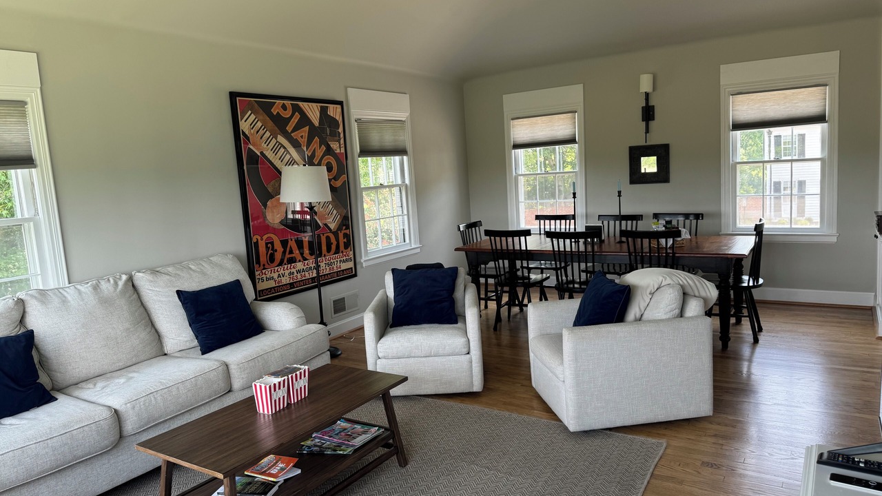 Photo of Livingroom in Charlottesville