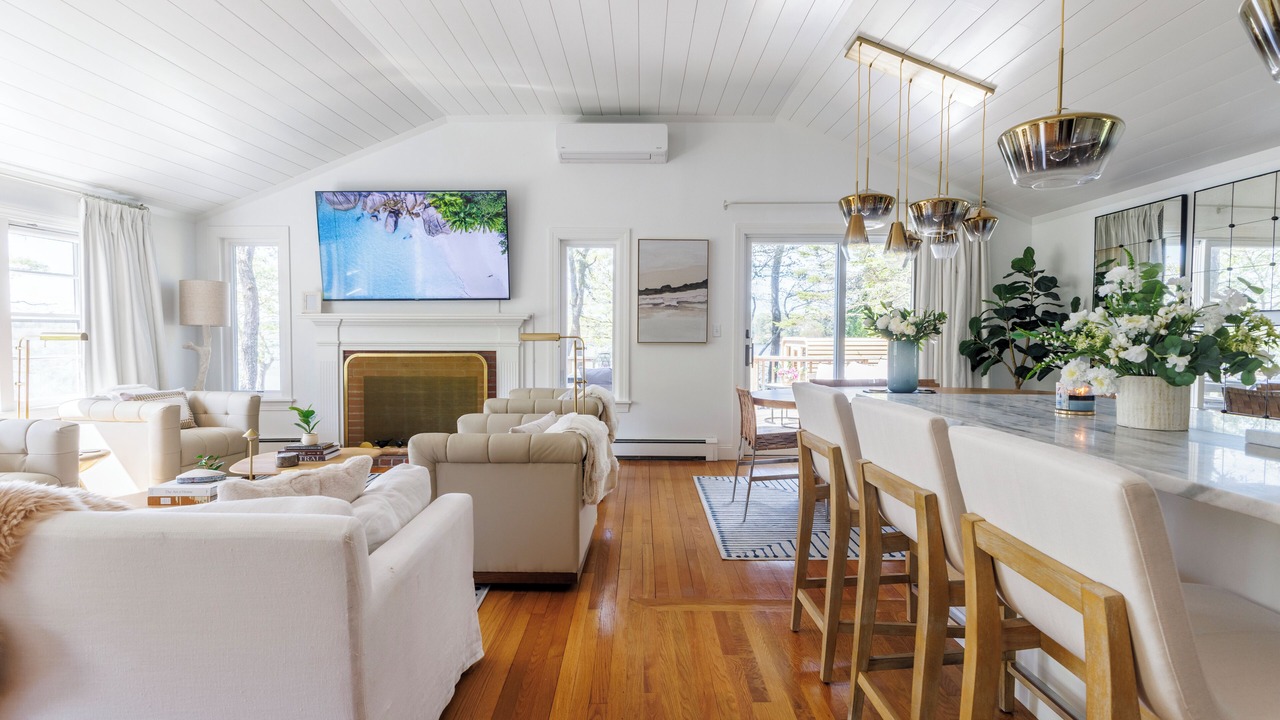 Photo of Livingroom in Northwest Harwich